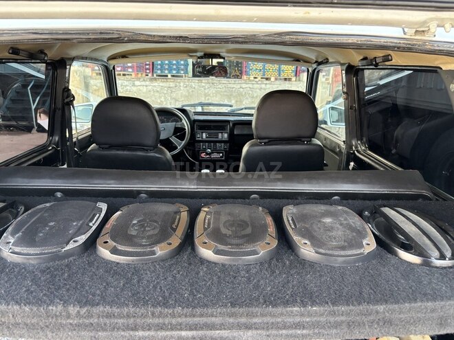 LADA (VAZ) Niva-9