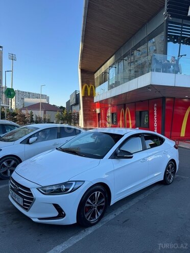 Hyundai Elantra-2