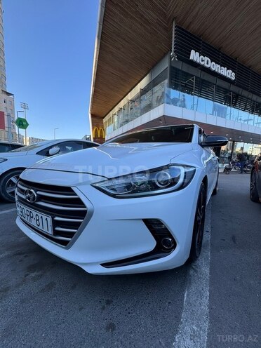 Hyundai Elantra-6
