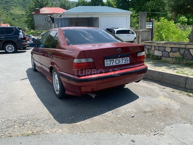 BMW 318-4