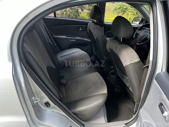 Kia Rio-10