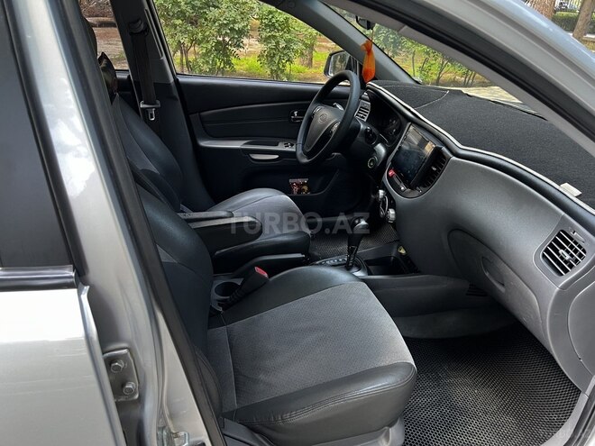 Kia Rio-9