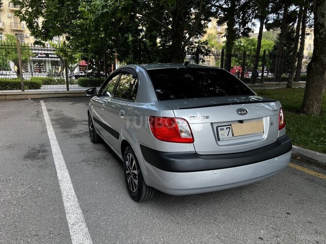 Kia Rio-4