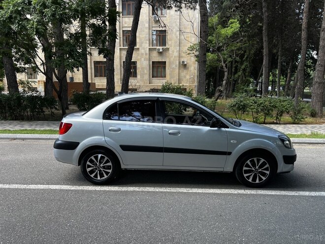 Kia Rio-5