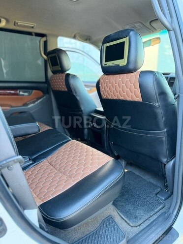 Toyota Land Cruiser Prado-5