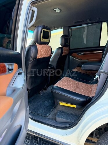 Toyota Land Cruiser Prado-11