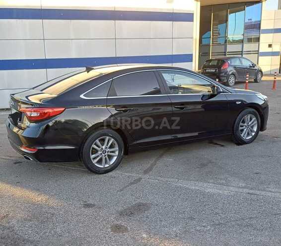 Hyundai Sonata-10