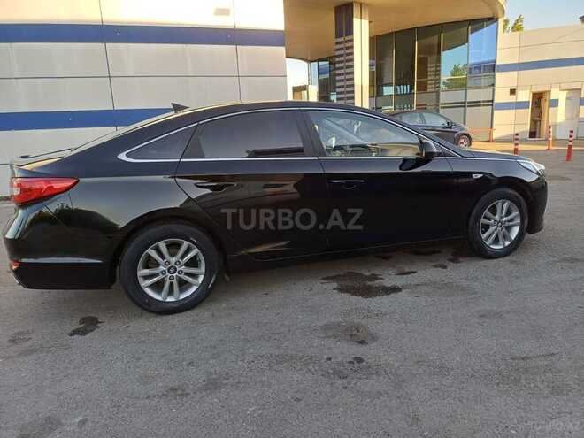 Hyundai Sonata-16