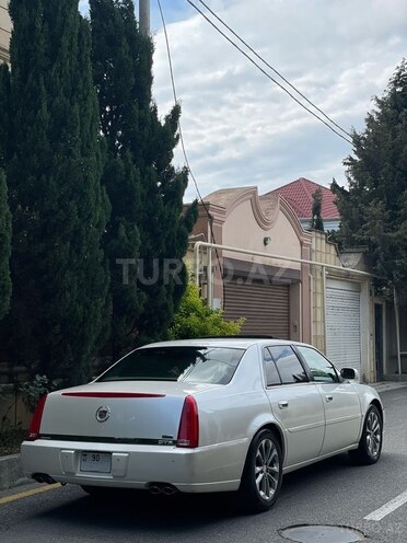 Cadillac DTS-4