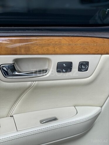 Cadillac DTS-6