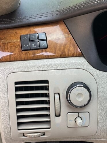 Cadillac DTS-7