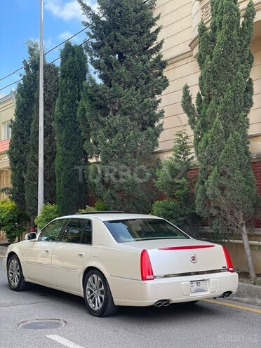 Cadillac DTS-3
