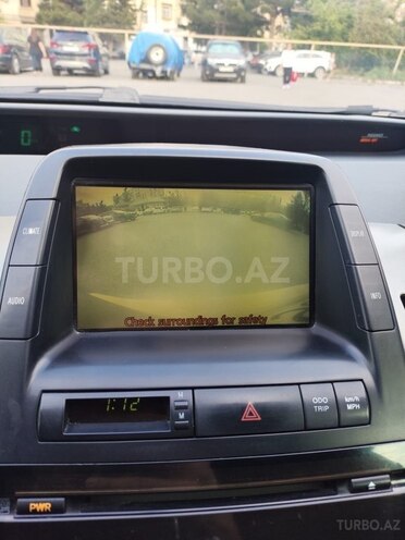 Toyota Prius-13