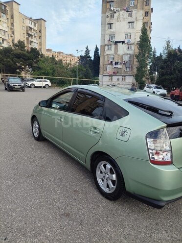 Toyota Prius-5