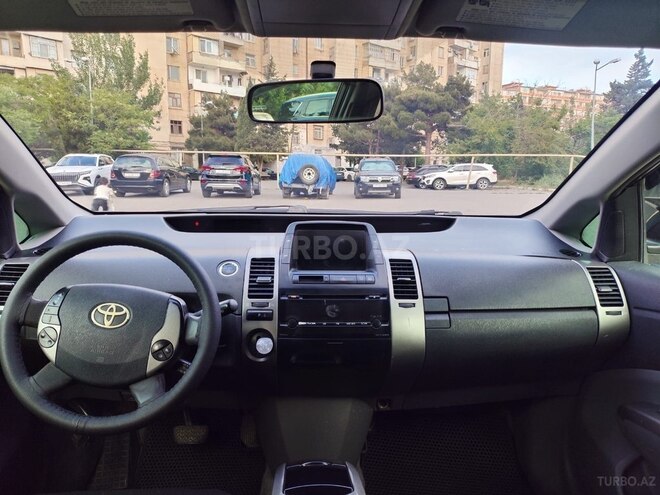 Toyota Prius-10