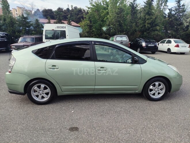 Toyota Prius-3