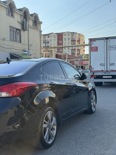 Hyundai Elantra-7