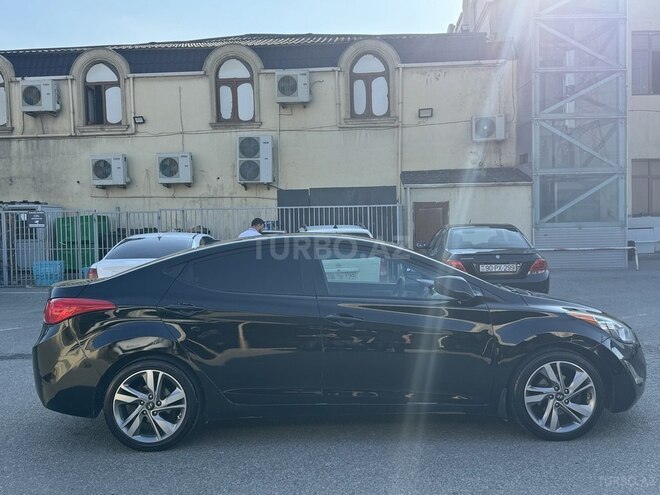 Hyundai Elantra-5