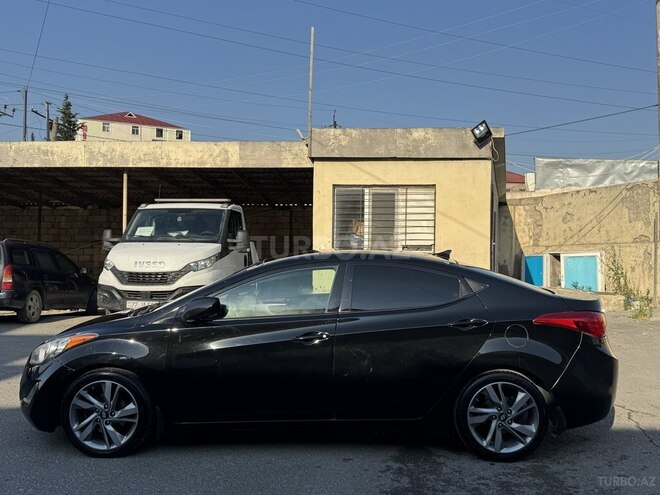 Hyundai Elantra-4