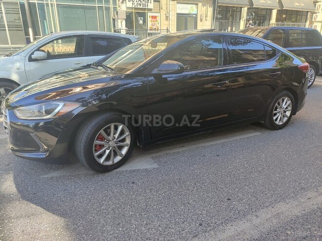 Hyundai Elantra-3