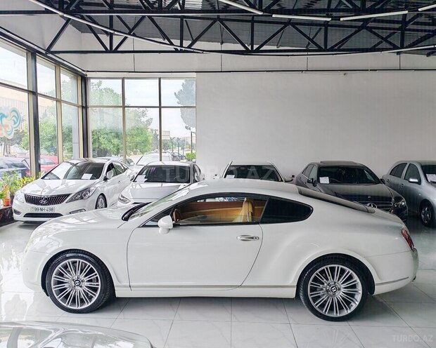Bentley Continental GT-4
