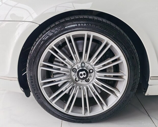 Bentley Continental GT-12