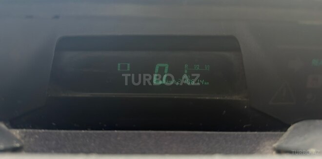 Toyota Prius-9