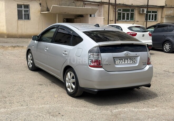 Toyota Prius-5