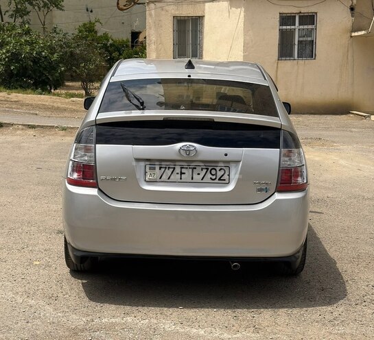 Toyota Prius-7