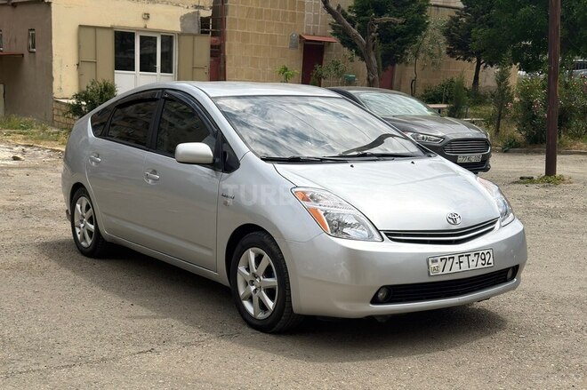 Toyota Prius-2