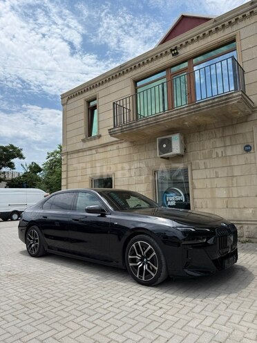 BMW i7-4