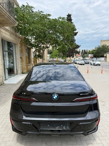 BMW i7-2