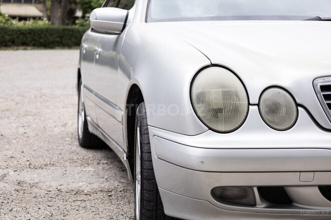 Mercedes E 270-14