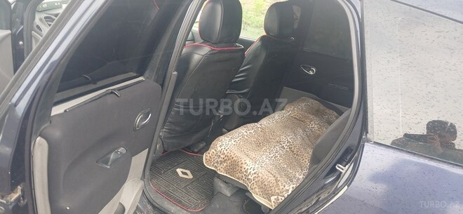 Renault Megane Scenic-11