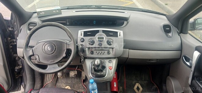 Renault Megane Scenic-9