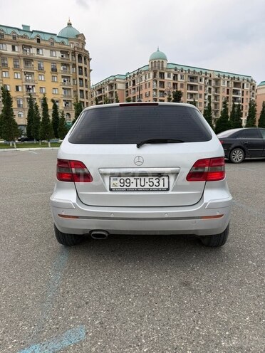 Mercedes B 180-5