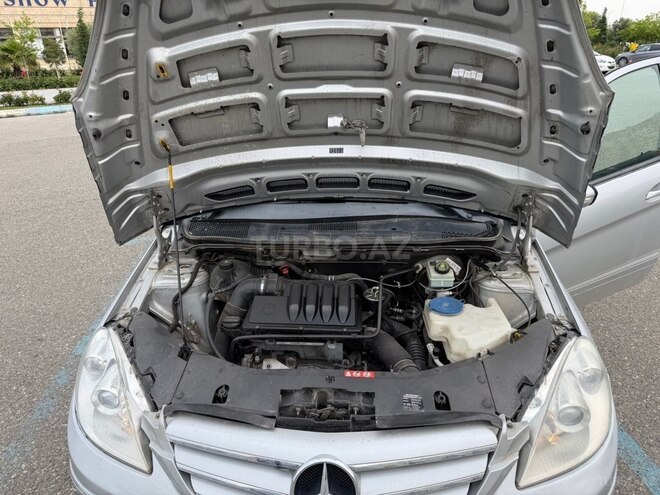 Mercedes B 180-12