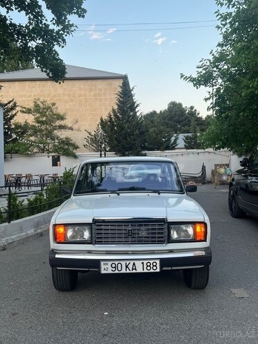 LADA (VAZ) 2107-1
