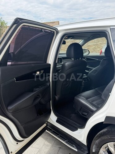 Kia Sorento-8