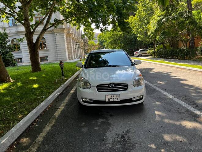 Hyundai Accent-1
