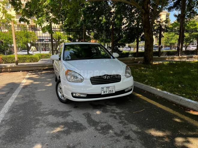 Hyundai Accent-7