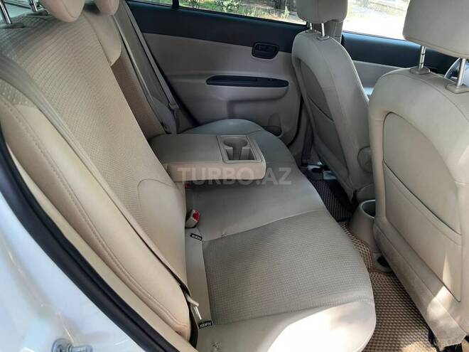 Hyundai Accent-9