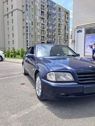 Mercedes C 220-1