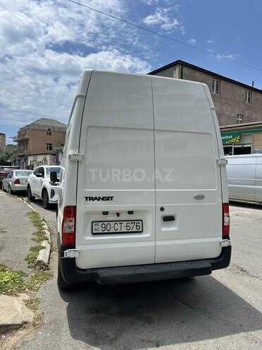 Ford Transit-4