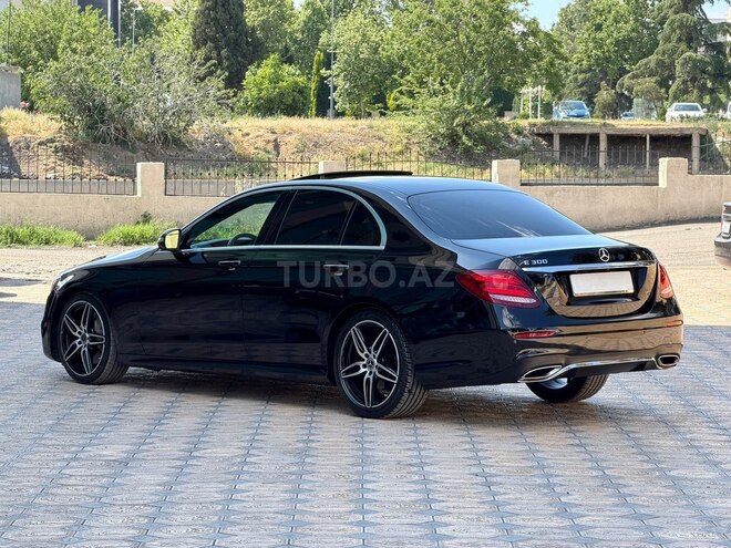 Mercedes E 300-9