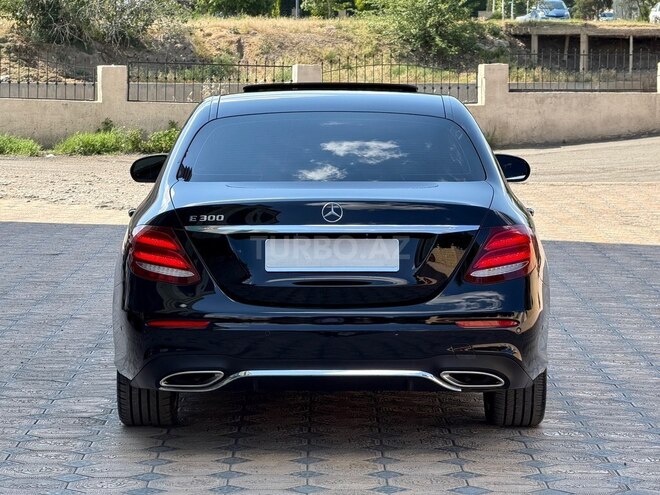 Mercedes E 300-8