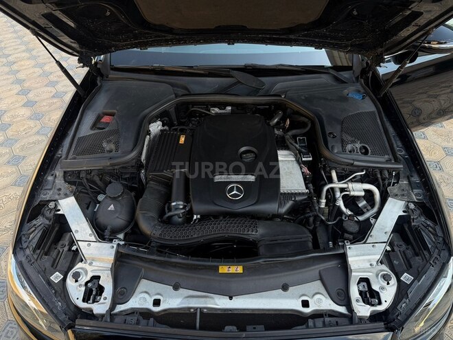 Mercedes E 300-21