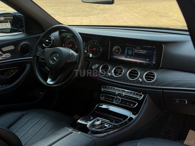 Mercedes E 300-15