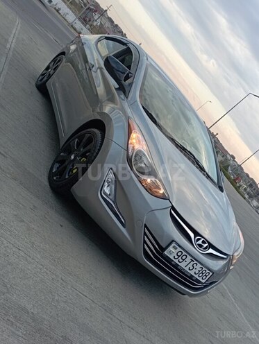 Hyundai Elantra-3
