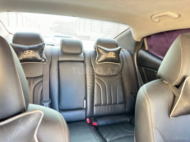 Hyundai Elantra-8